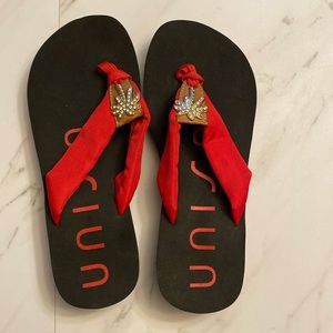 Unisa flip flop.